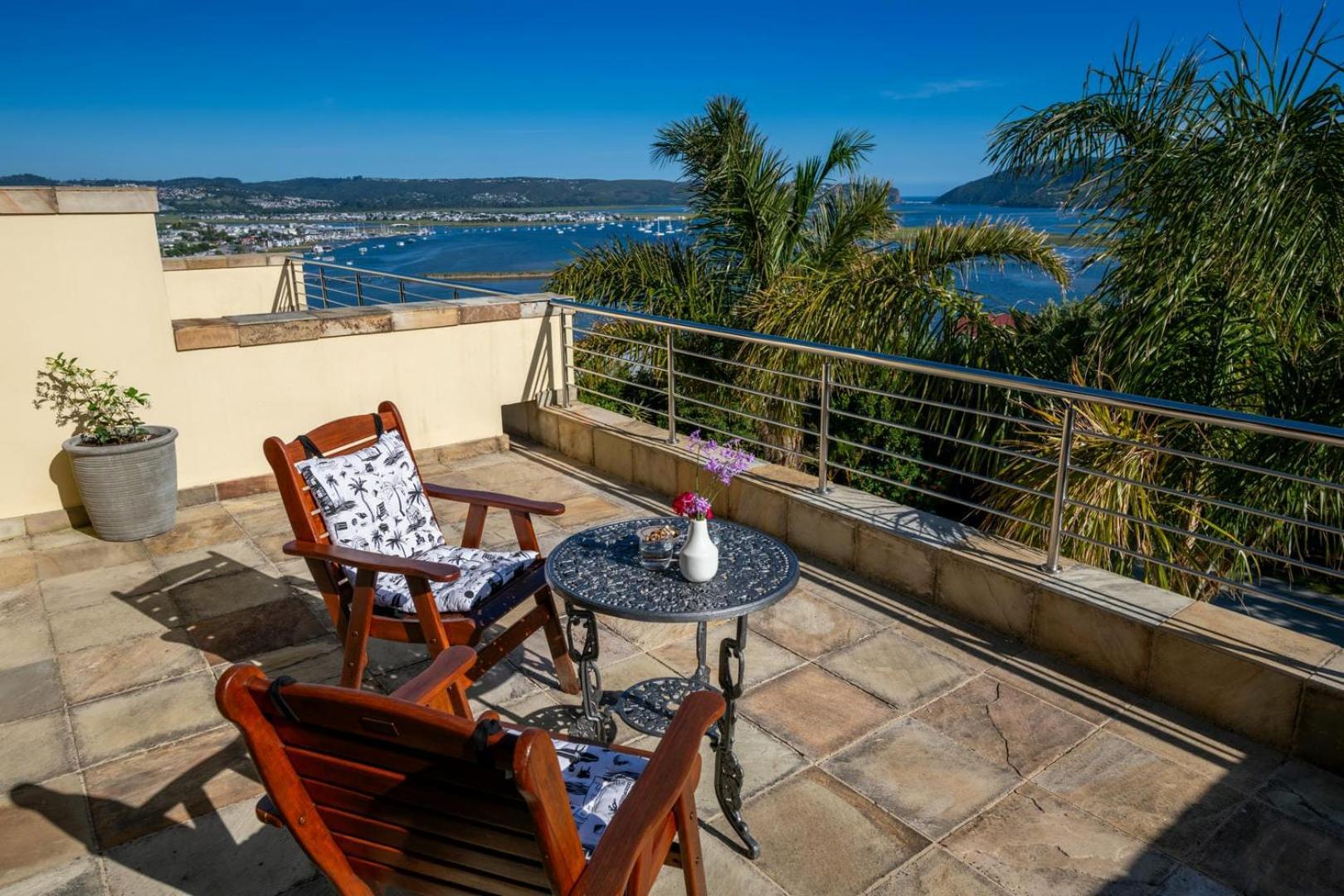 Guest House The Lazy Lion Κνύσνα Εξωτερικό φωτογραφία